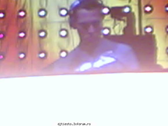 am sa pun una cate una ca nu stiu aalta modalitate me duc la concert live p 23 aprilie in italia