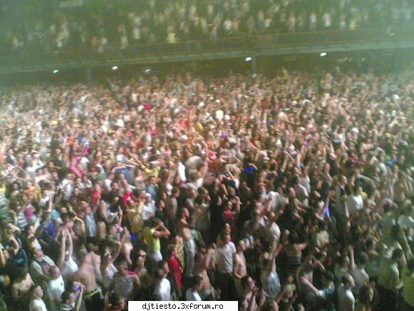 frumos dar mai slabutz decat in noiembrie me duc la concert live p 23 aprilie in italia